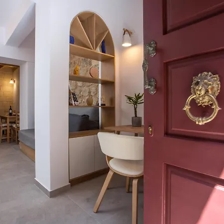 Alexandras Stone House *