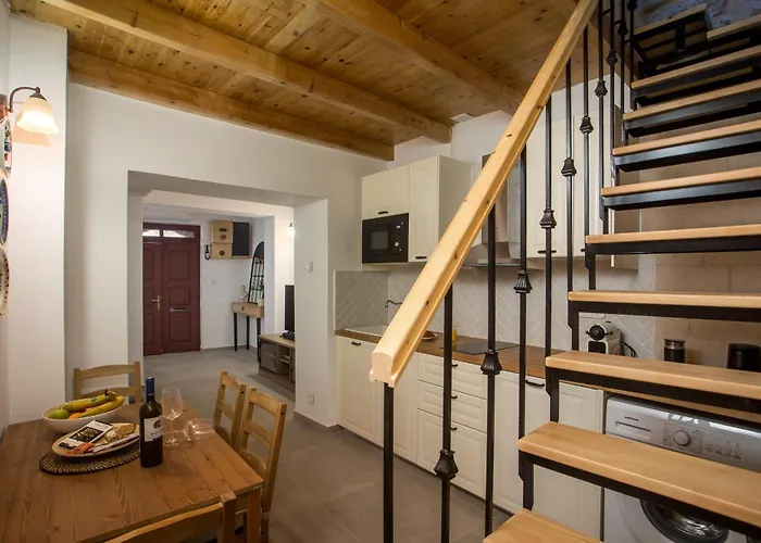 Case de vacanță Alexandras Stone House Rhodes City