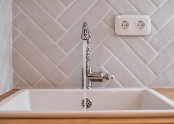 Alexandras Stone House