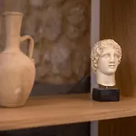 Alexandras Stone House *