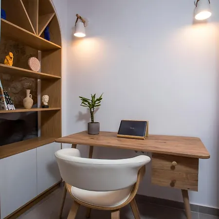 Alexandras Stone House 度假居 *