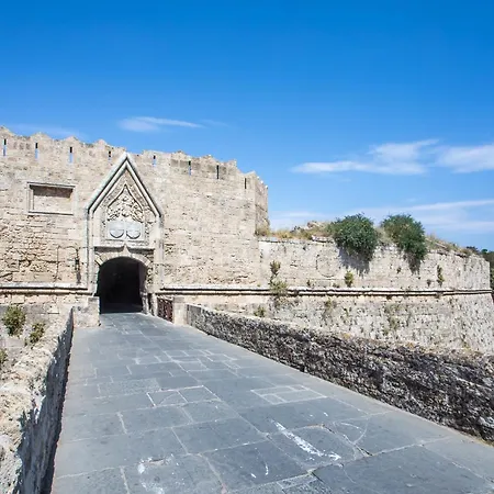 בית נופש Alexandras Stone House *