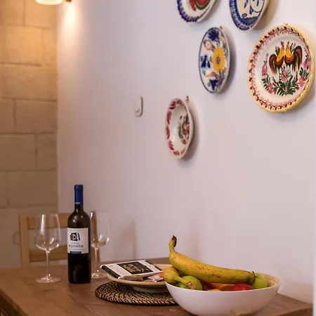 Alexandras Stone House