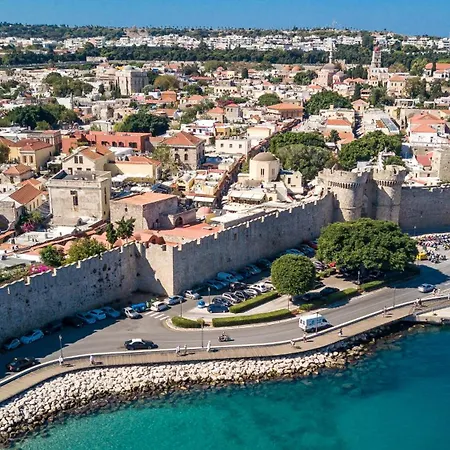 Alexandras Stone House *