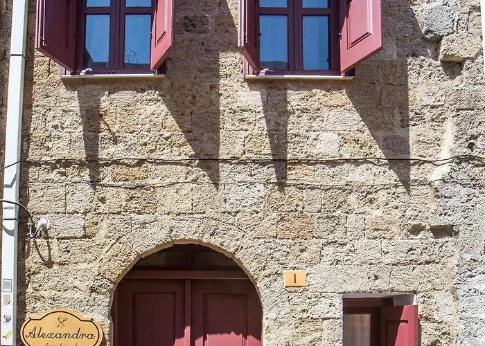 Semesterbostad Alexandras Stone House *