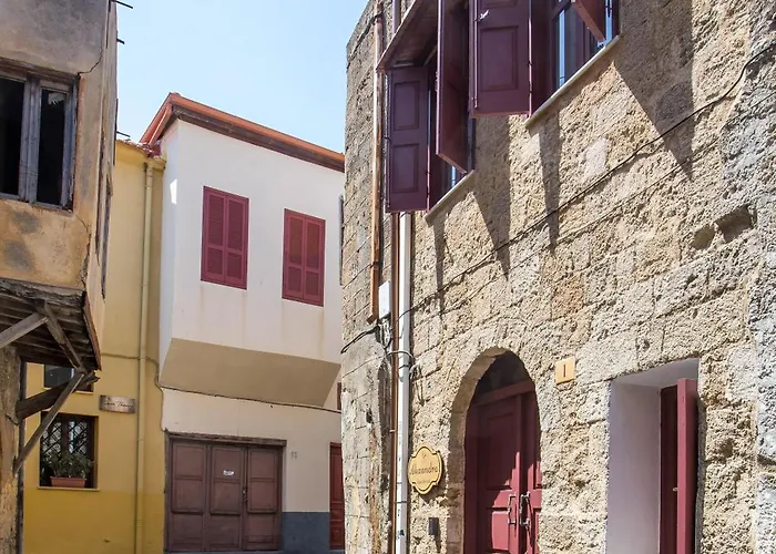 Alexandras Stone House 펜션 *