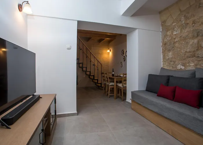 Semesterbostad Alexandras Stone House