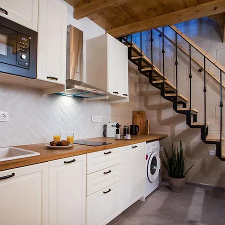 Alexandras Stone House Tatil Evi